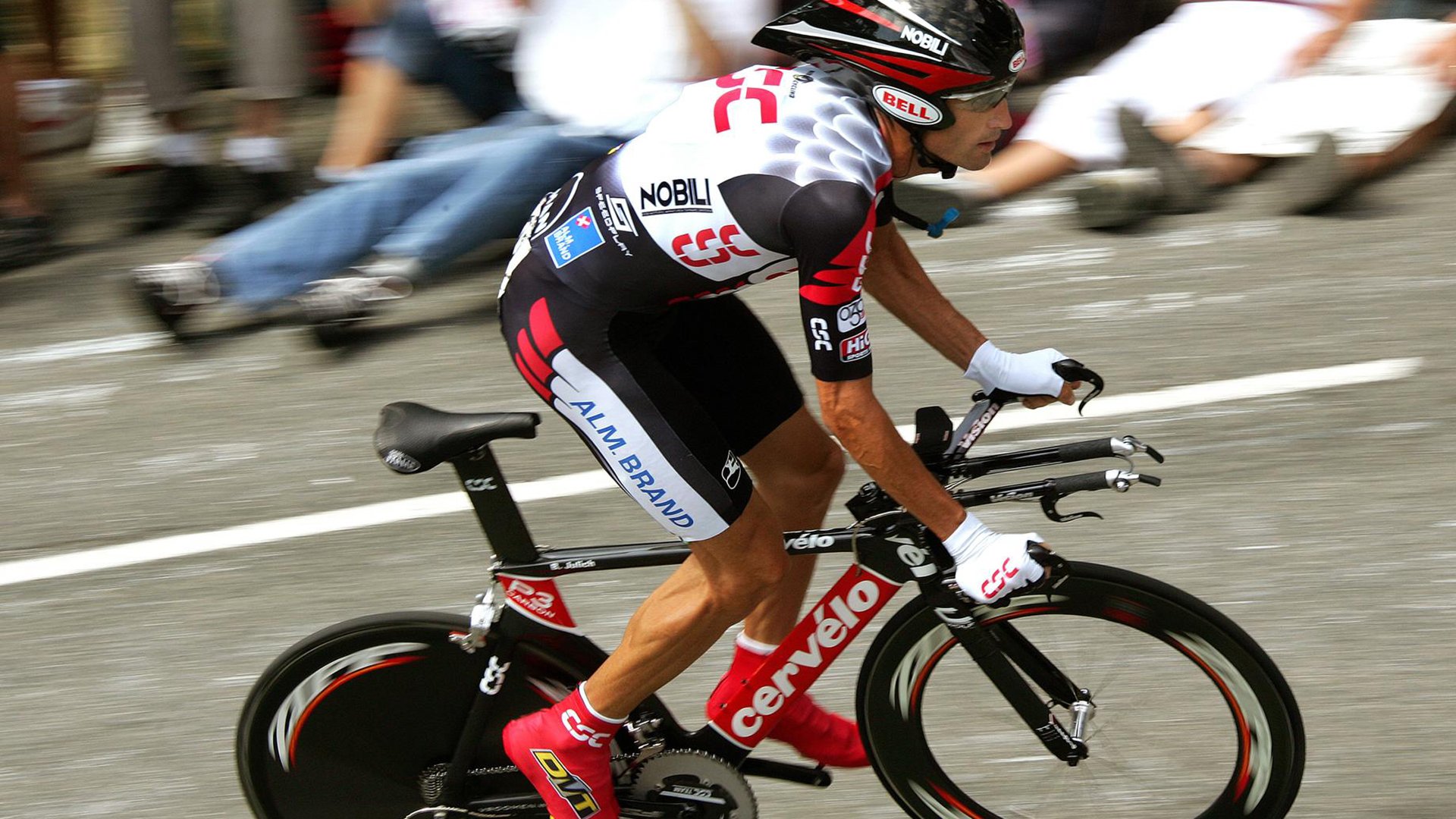 世界排名争夺战焦点战，掘金血拼广厦队